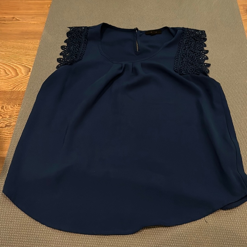 Mine blouse, size medium, dark blue